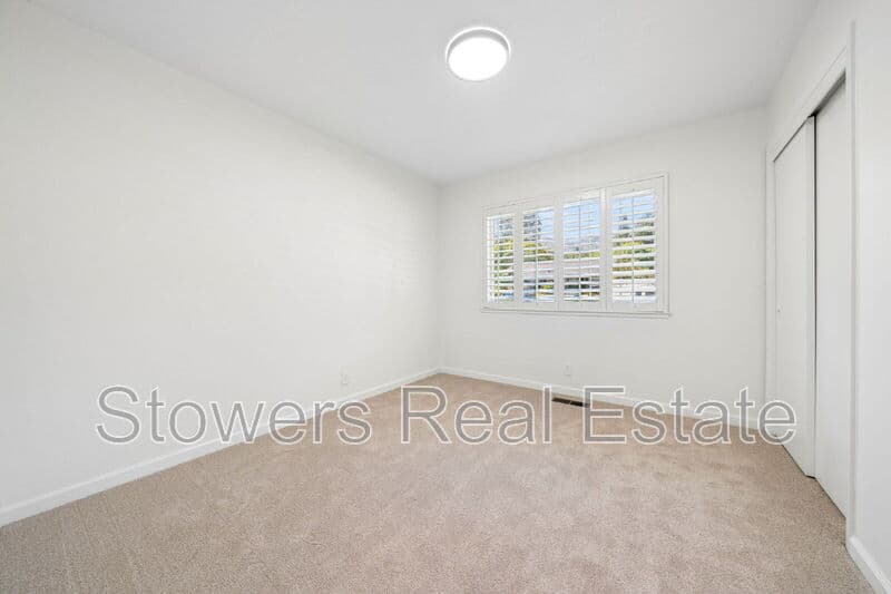 Danville House: 132 Glen Ct