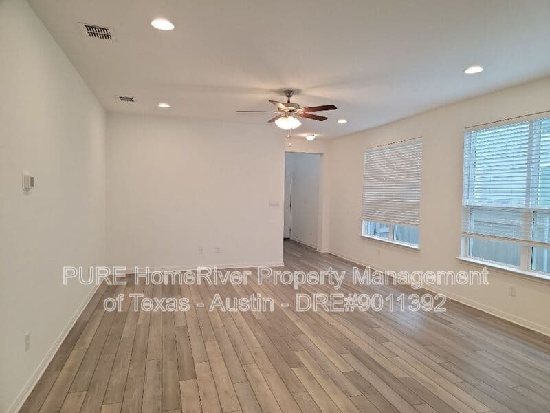 Round Rock House: 3201 College Park Dr