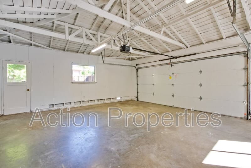Mountain View House: 86 Dalma Drive