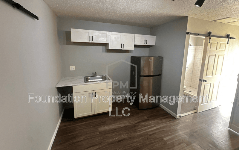 Memphis Condo: 34 North Idlewild Street