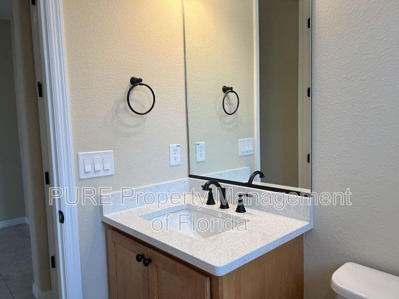 Ocala House: 10376 SW 99th Street