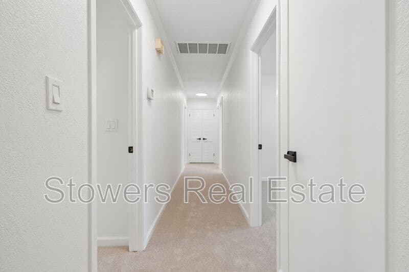 Danville House: 132 Glen Ct