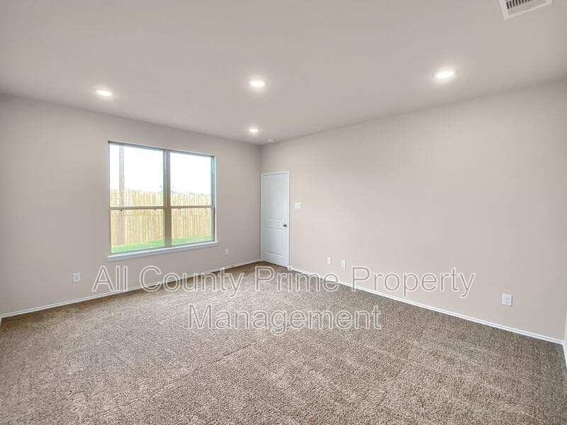 Willis House: 13071 Clear View Dr