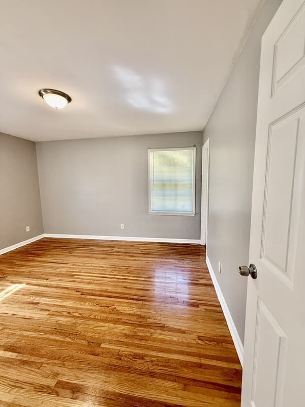 Huntsville House: 6119 Trent Drive NW