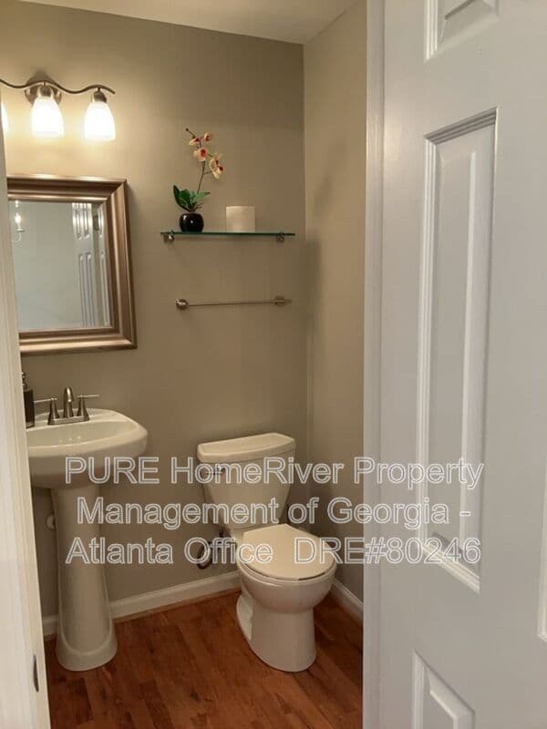 Alpharetta House: 8031 Henderson Ct
