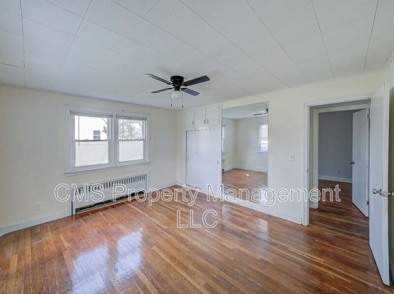 Manville House: 719 Newark Ave