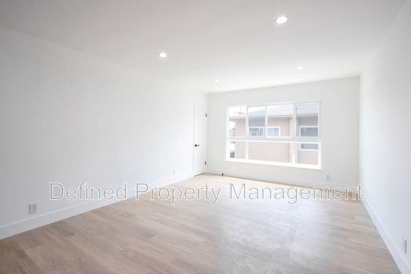 West Hollywood Ca 90046 Condo: 1046 N. Sierra Bonita Ave