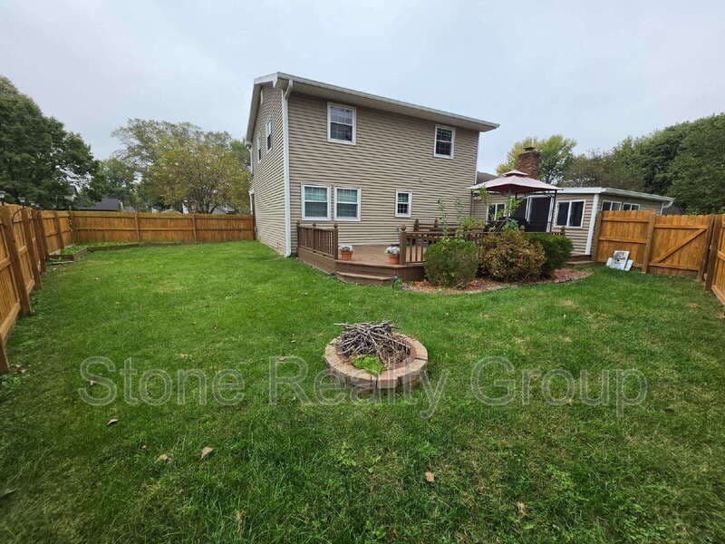 Terre Haute House: 7366 East Troy Court