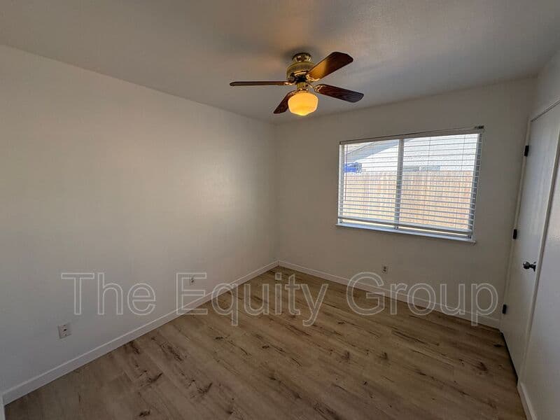 Visalia House: 2324 West Delta Ave