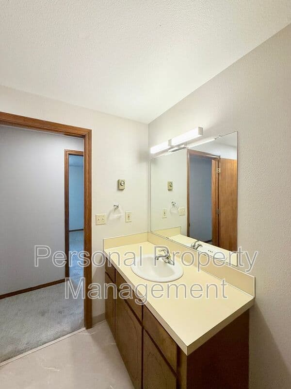 Vancouver House: 414 W 39th St