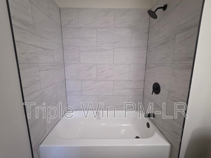 Jacksonville House: 1516 Gregory St