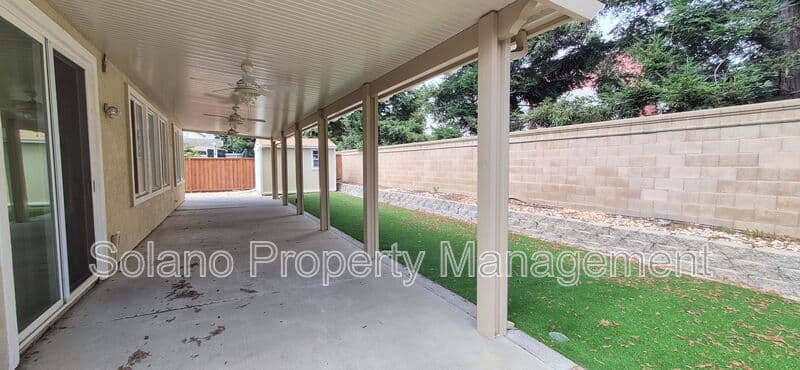 Dixon House: 2080 Mariposa Drive
