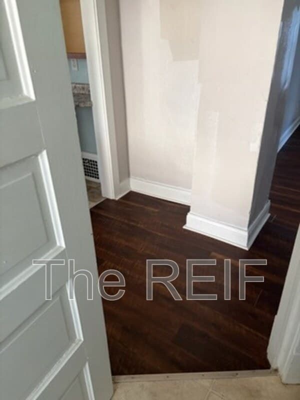 Lansing Condo: 513 North Magnolia Avenue 2nd Floor