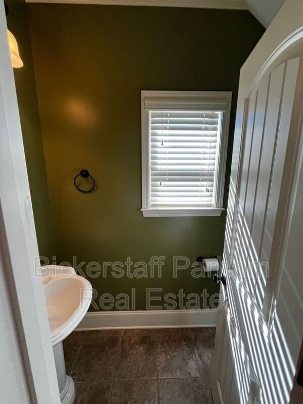 Fortson House: 9468 Forest Crown Drive