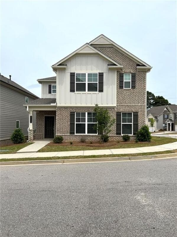Hoschton House: 2119 Wood Thrush Way