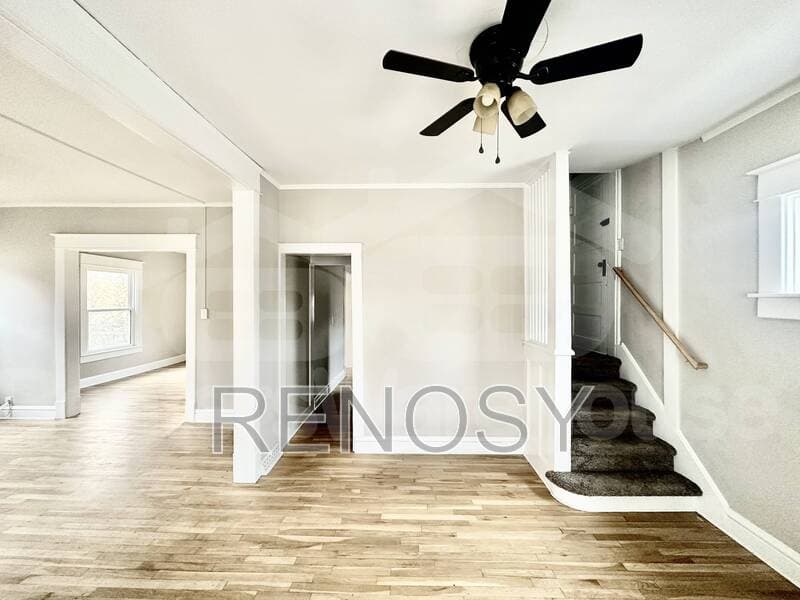 Des Moines House: 3114 School Street