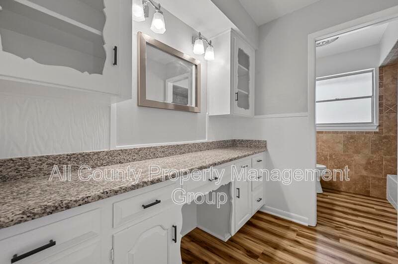 Hurst House: 1444 Cimarron Trail