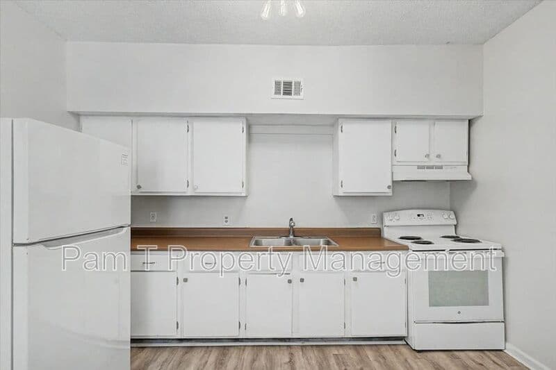 Savannah Townhome: 814 Ott St