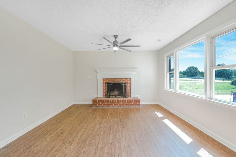 Fredericksburg House: 195 Berea Church Road