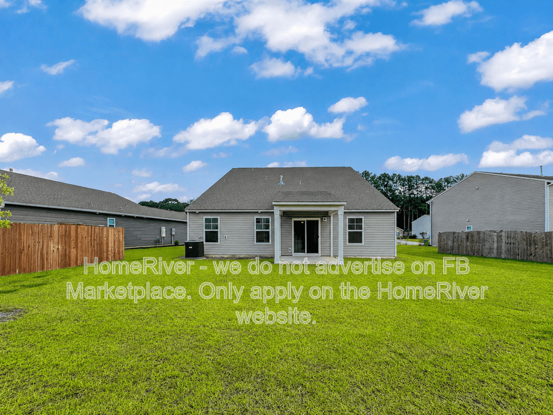 Camden House: 146 Carriagebrook Cir