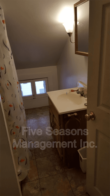 Burlington Condo: 80 Chase Street