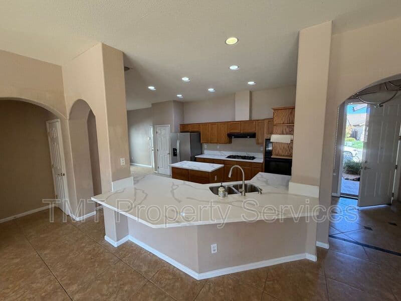 Elk Grove House: 9348 Sierra Spring Way
