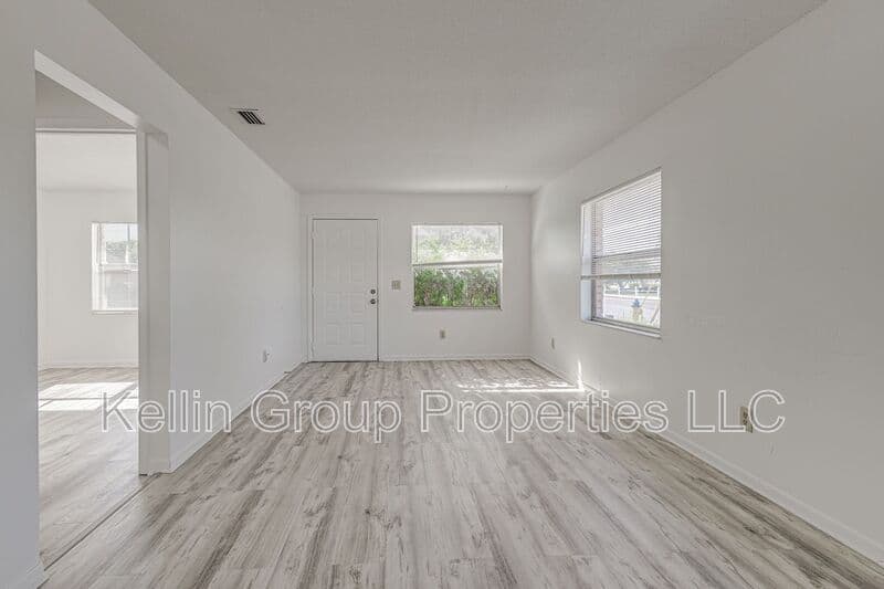 Brandon Condo: 401 Big Cedar Way