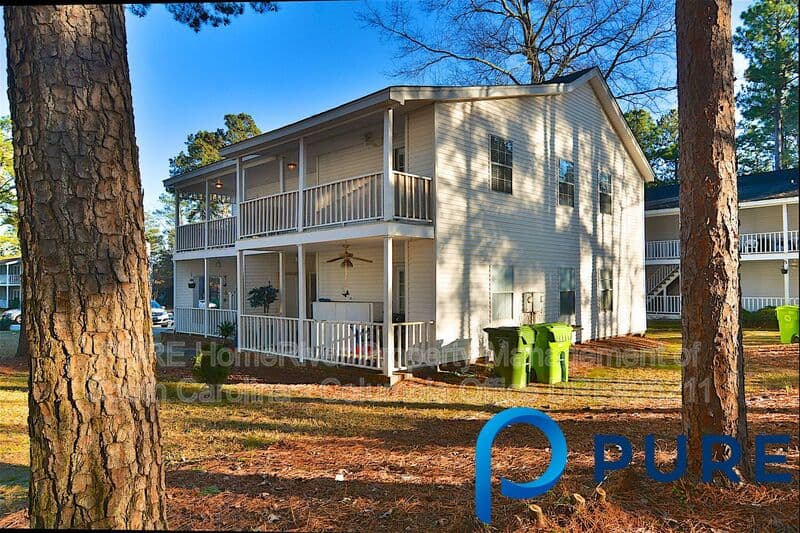 Columbia House: 17A Battery Walk Ct