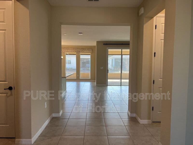 Ocala House: 10376 SW 99th Street