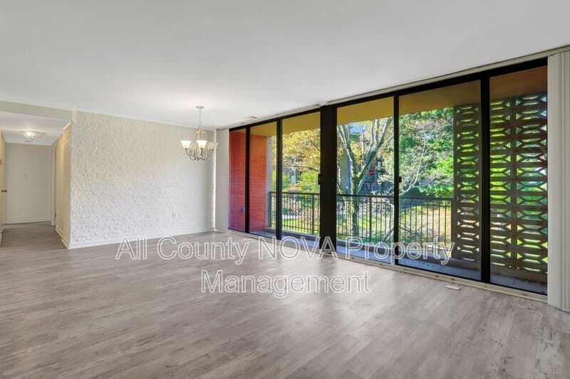 Alexandria Condo: 4 S Van Dorn St