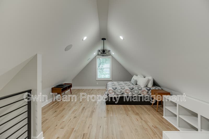 Lawrenceville House: 75 Cherry St
