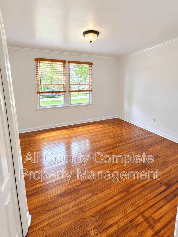 Jacksonville House: 4803 Lexington Ave