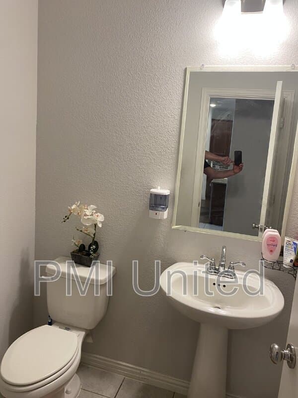 Fort Worth House: 429 Halwin Drive