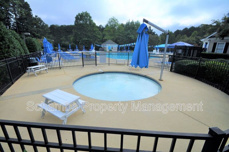 Apex House: 1003 Scotts Ridge Trl