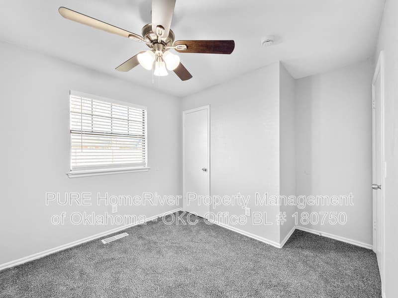 Moore House: 2113 NE 9th St