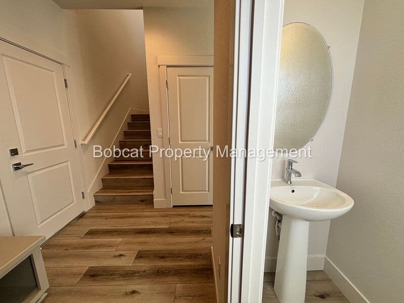 Carson City House: 1383 Vine Gate Rd