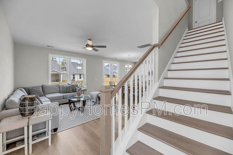 North Charleston House: 8713 Revival Road