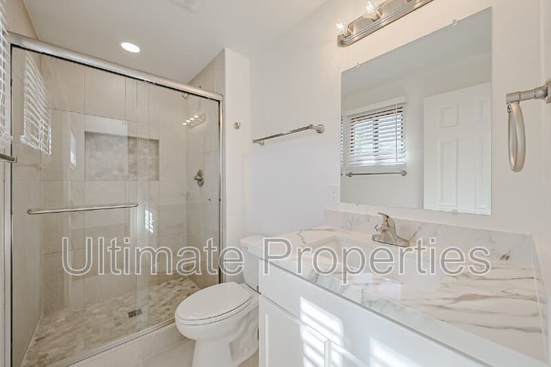 Phoenix House: 1619 W Pershing Ave