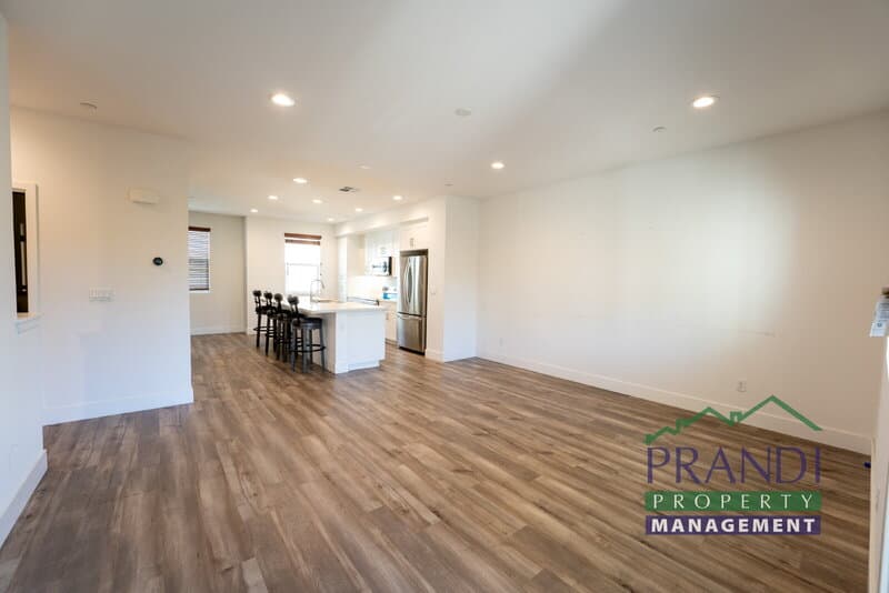Novato Condo: 906 Rockview Rd