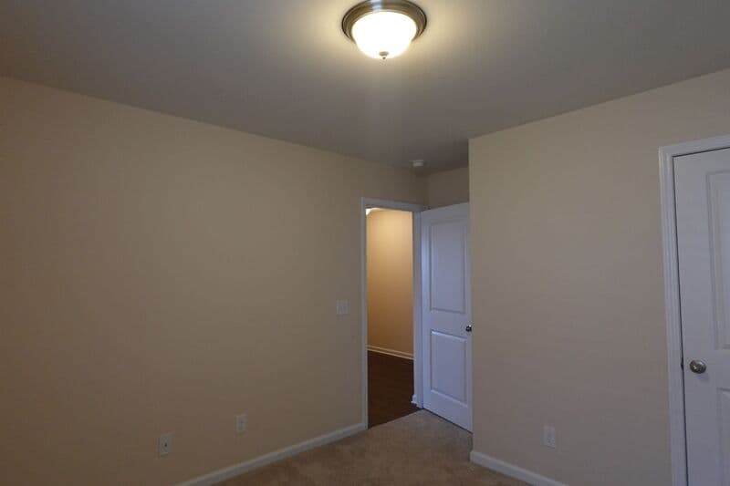 Pooler House: 44 Hawkhorn Ct