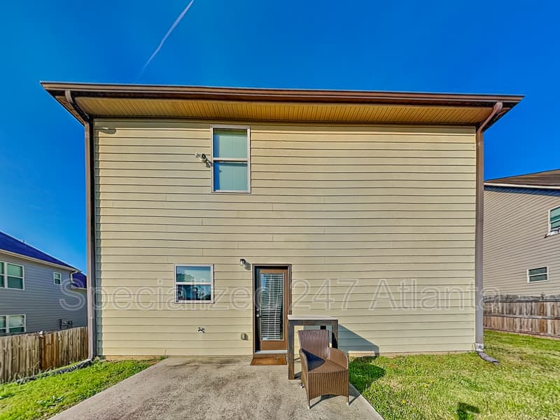 Lawrenceville House: 1324 Little Hampton Dr