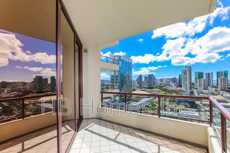 Honolulu Condo: 725 Kapiolani Boulevard #2402 - 1