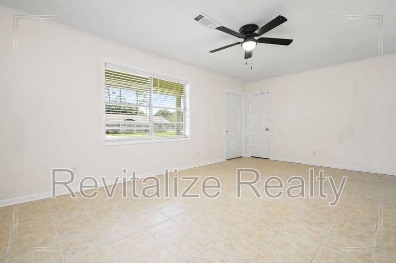 Gulfport House: 2531 W David Drive