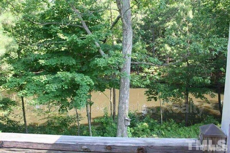 Cary House: 124 Oak Hill Loop