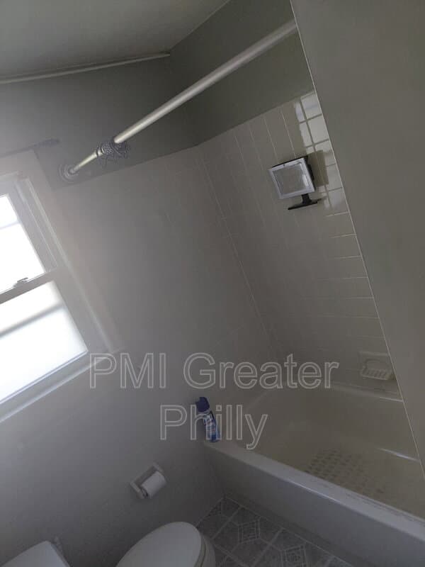 Bristol Townhome: 687 Mansion St