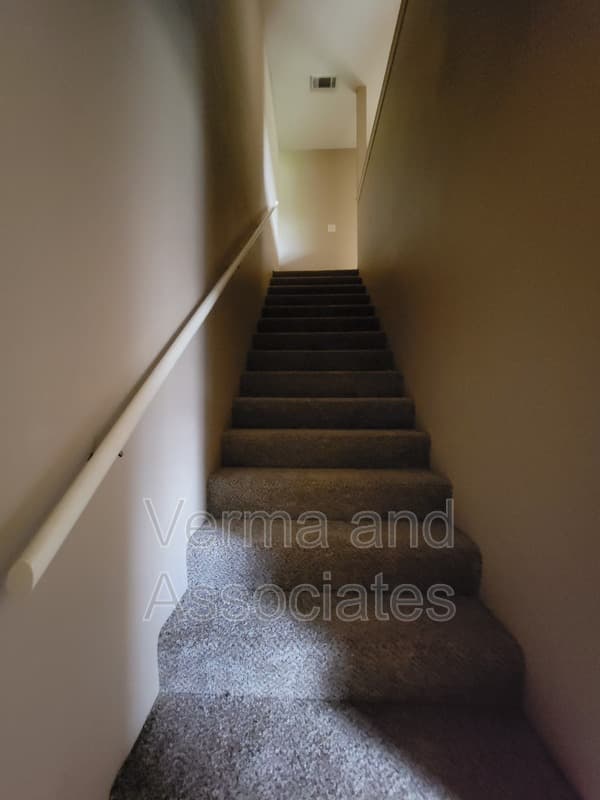 Centerton Townhome: 192 Fair St