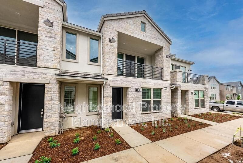 Fresno Condo: 2885 East Tamarind Drive - 1