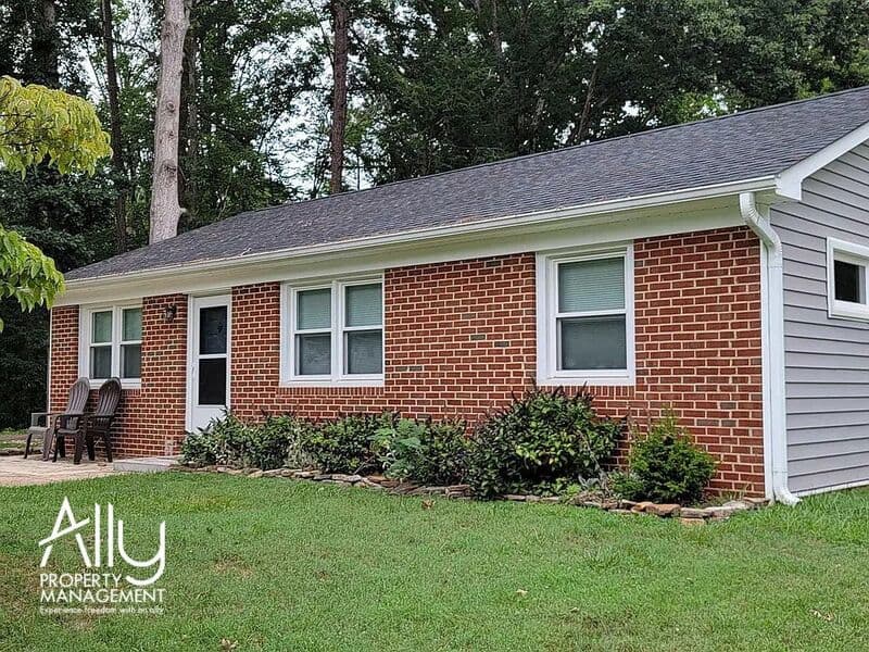 Charlottesville House: 290 Windfield Circle