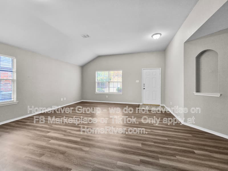 Fort Worth House: 1240 Pepperidge Ln