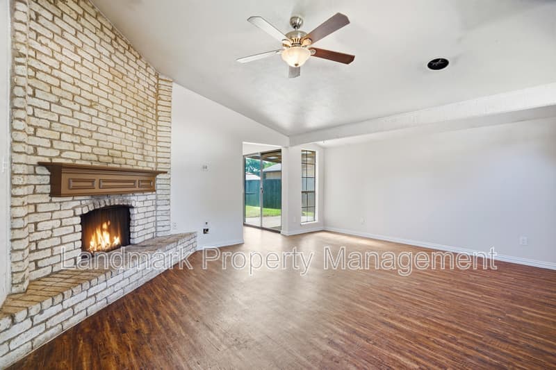 Arlington House: 2711 Treeview Drive